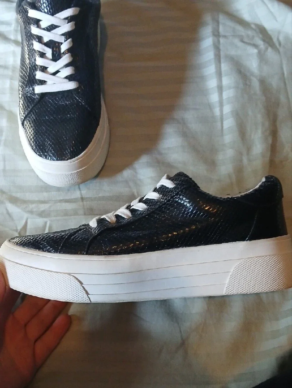 Jessica Simpson Women's Caitrona2 Black Snakeskin Platform Sneakers   Sz: 7.5